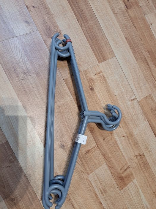 Wieszaki ubraniowe-nowe