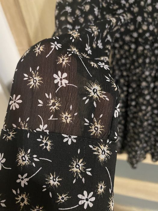 Sukienka lekka, zwiewna w kwiaty