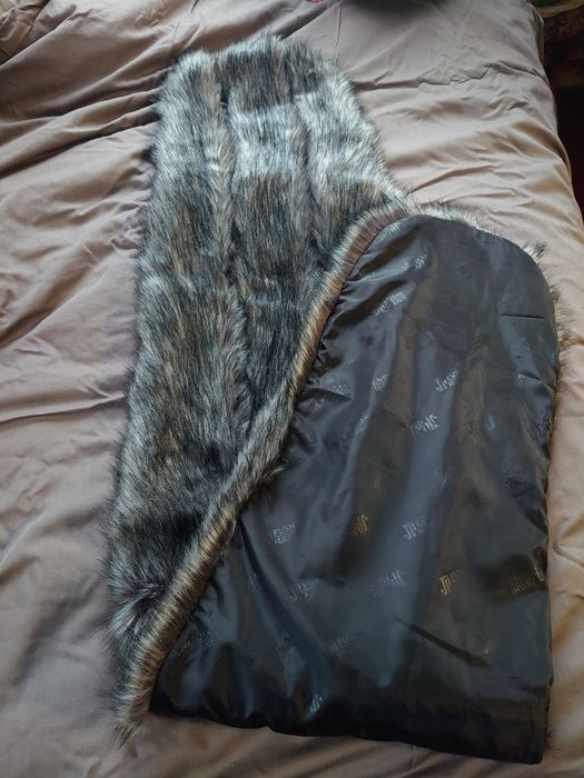 Накидка зі штучного хутра