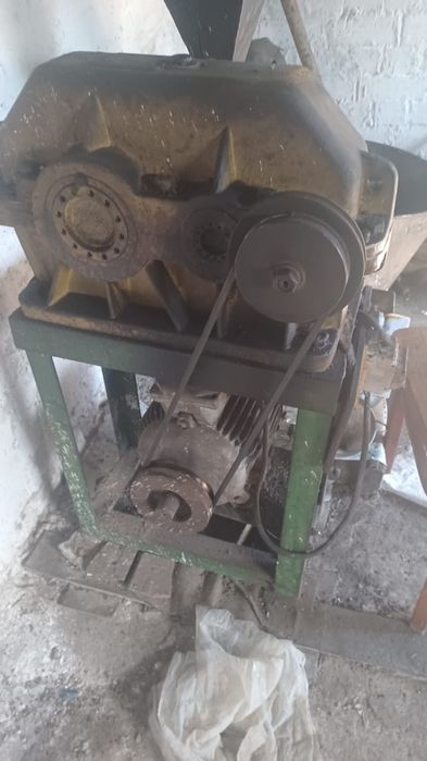 Продам олійницю( маслопрес холодного віджиму)