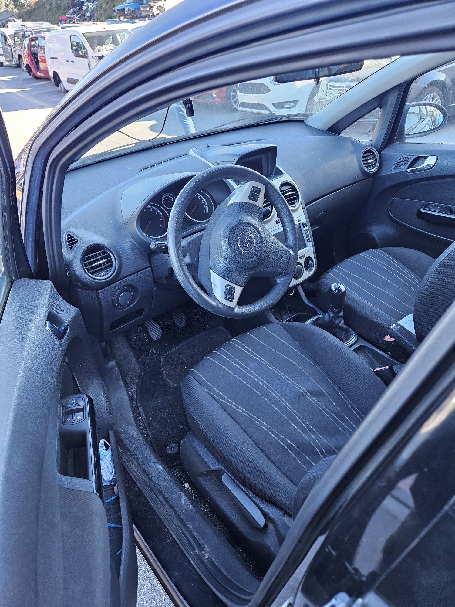 Opel Corsa D 1.4i de 2008 para peças