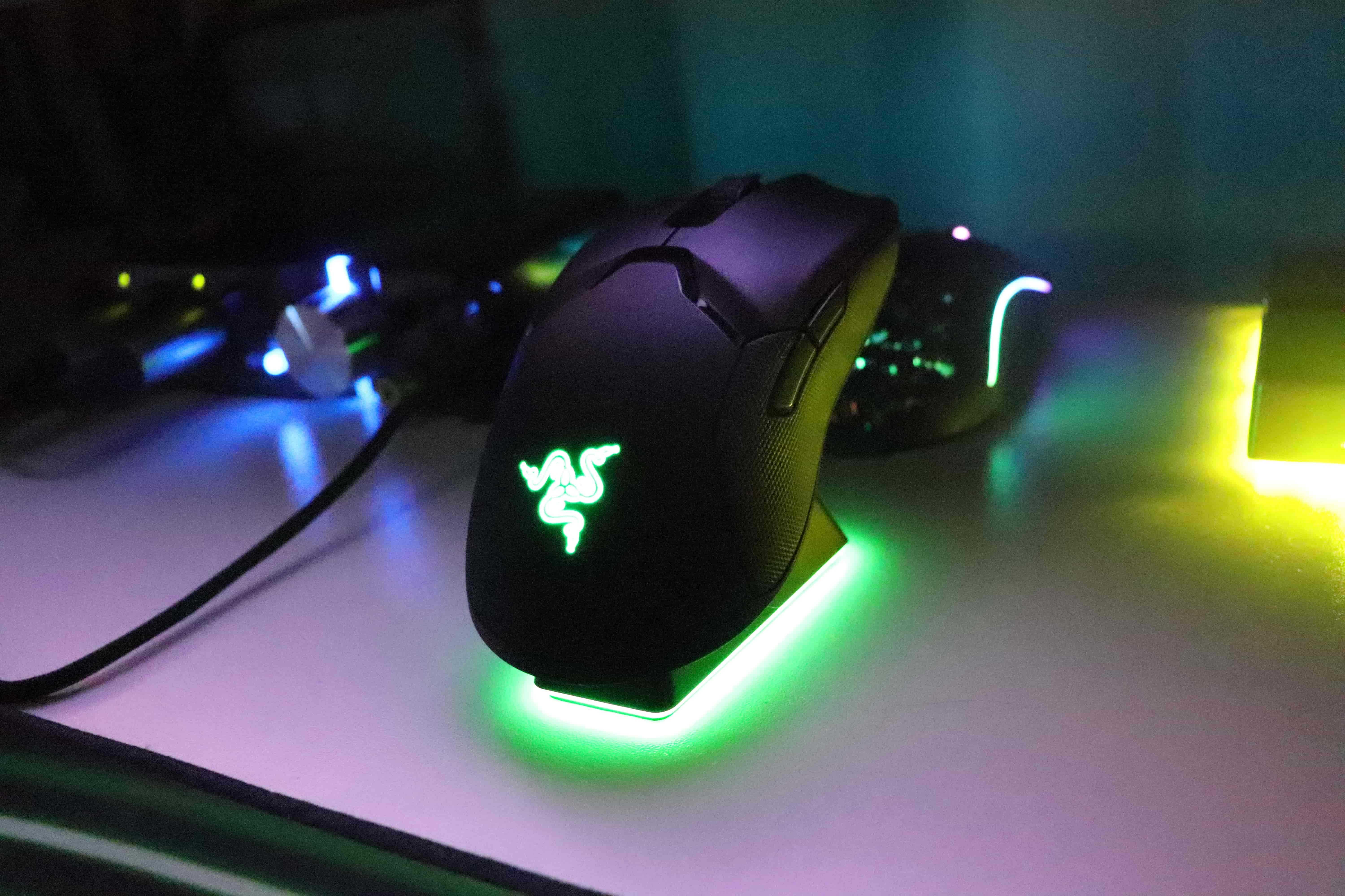 Mysz RAZER Viper Ultimate Mouse dock