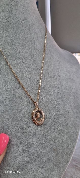 Łańcuszek z medalikiem Matki Boskiej