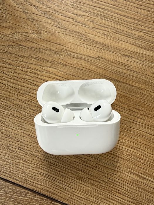Oryginalne słuchawki Apple Airpods 2nd gen + etui Uniq