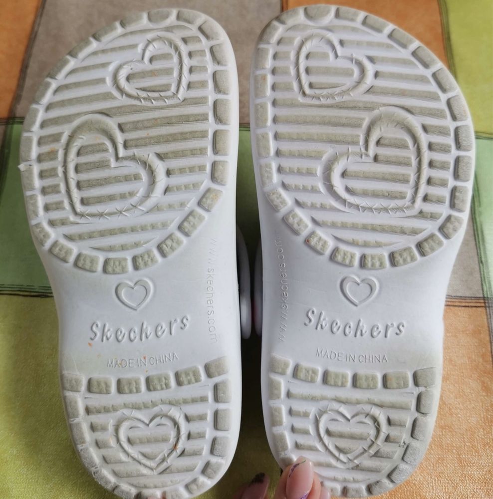 Skechers foamies Heart charmer 33 розмір