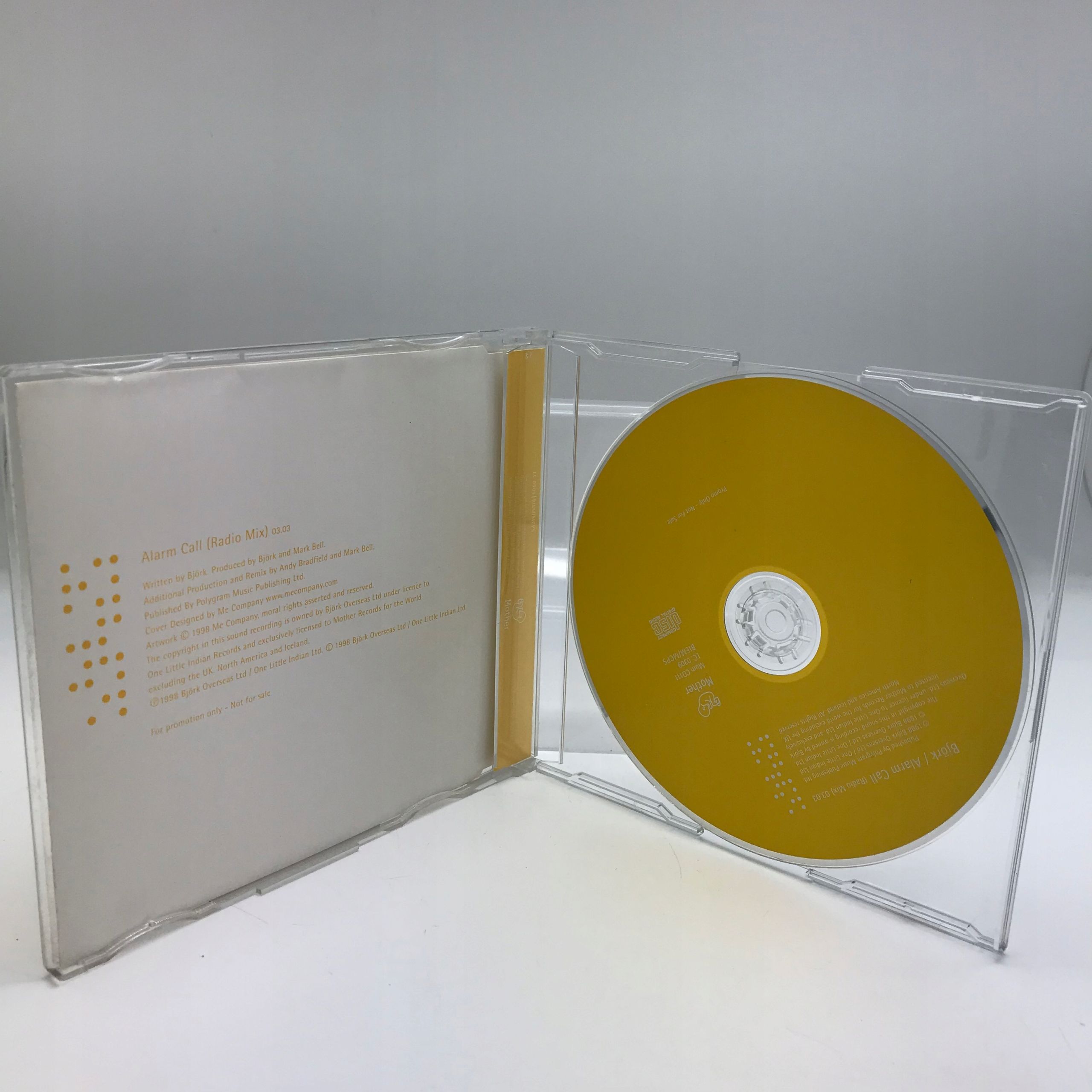 cd - björk - alarm call
