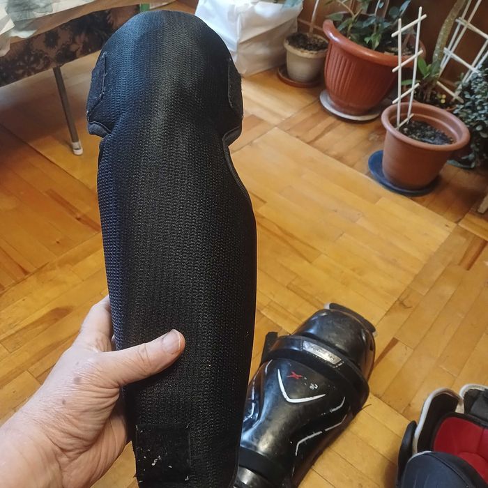 хокейные щитки с подкладками профессиональные