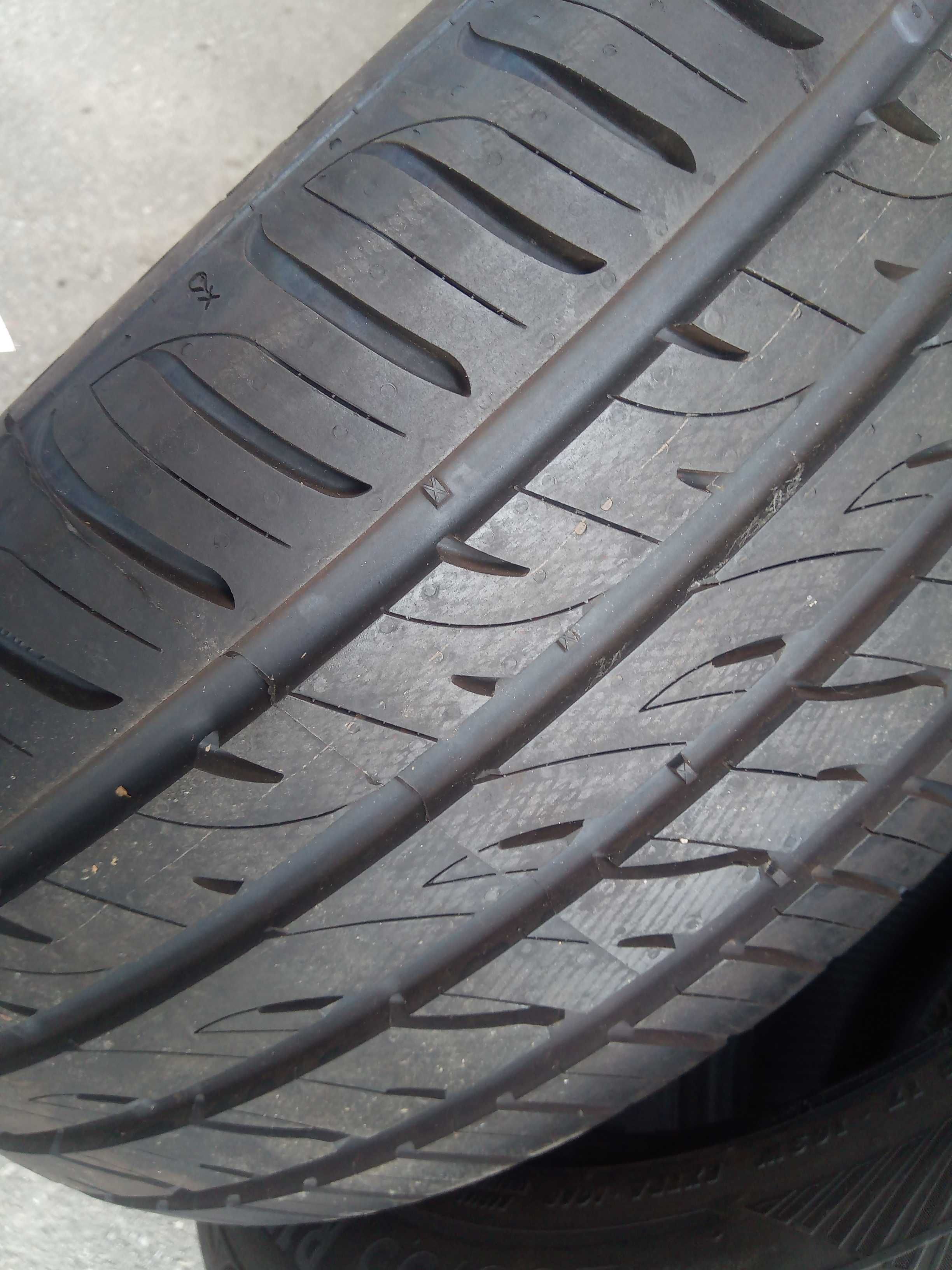 Opony Esa+Tecar 235/55r17