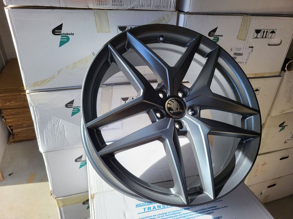 [1256] 18 Cali 5x112 NOWE Felgi aluminiowe Skoda Octavia Superb Karoq