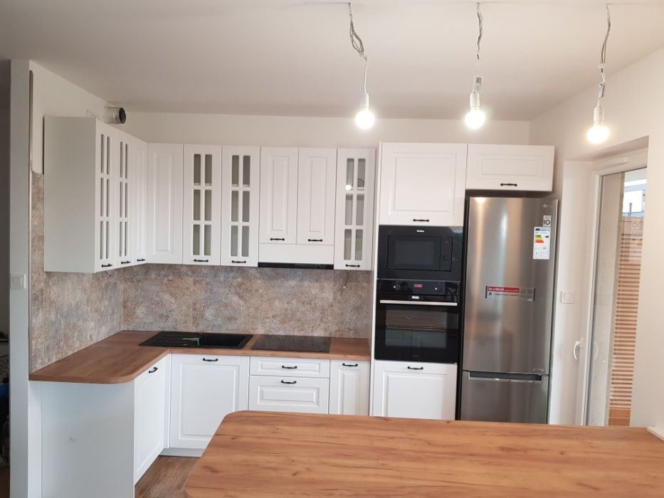 Kuchnie Meble na wymiar  Szafy Garderoby