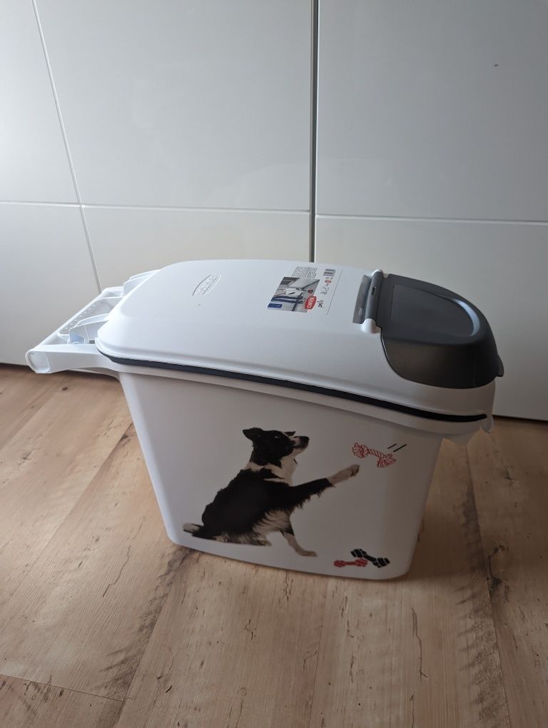 CURVER Pojemnik na karmę dla psa 6kg 15l