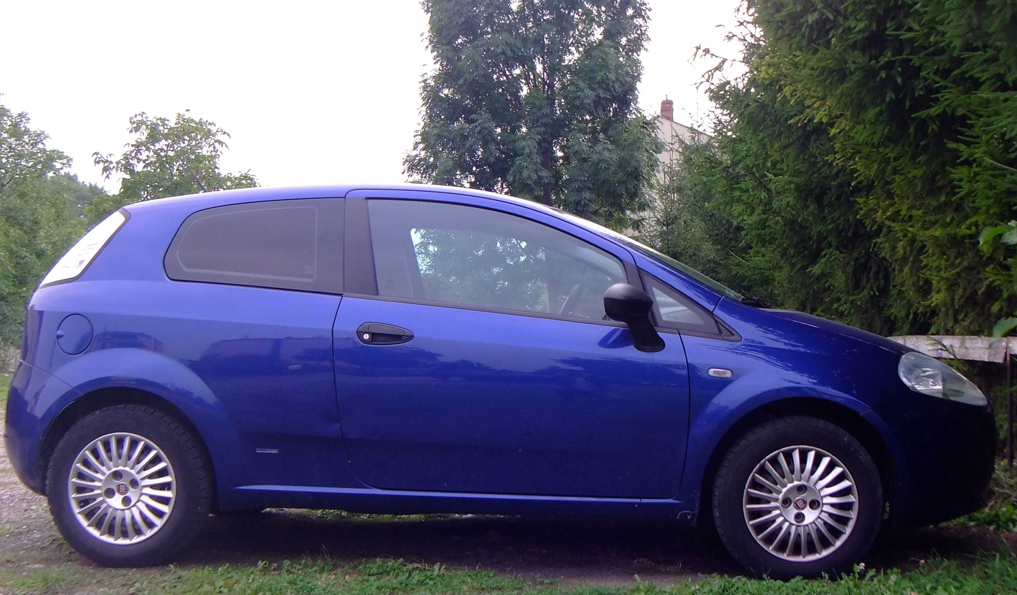 Fiat Grande Punto w bogato wyposażonej wersji  2008  1,4 benzyna