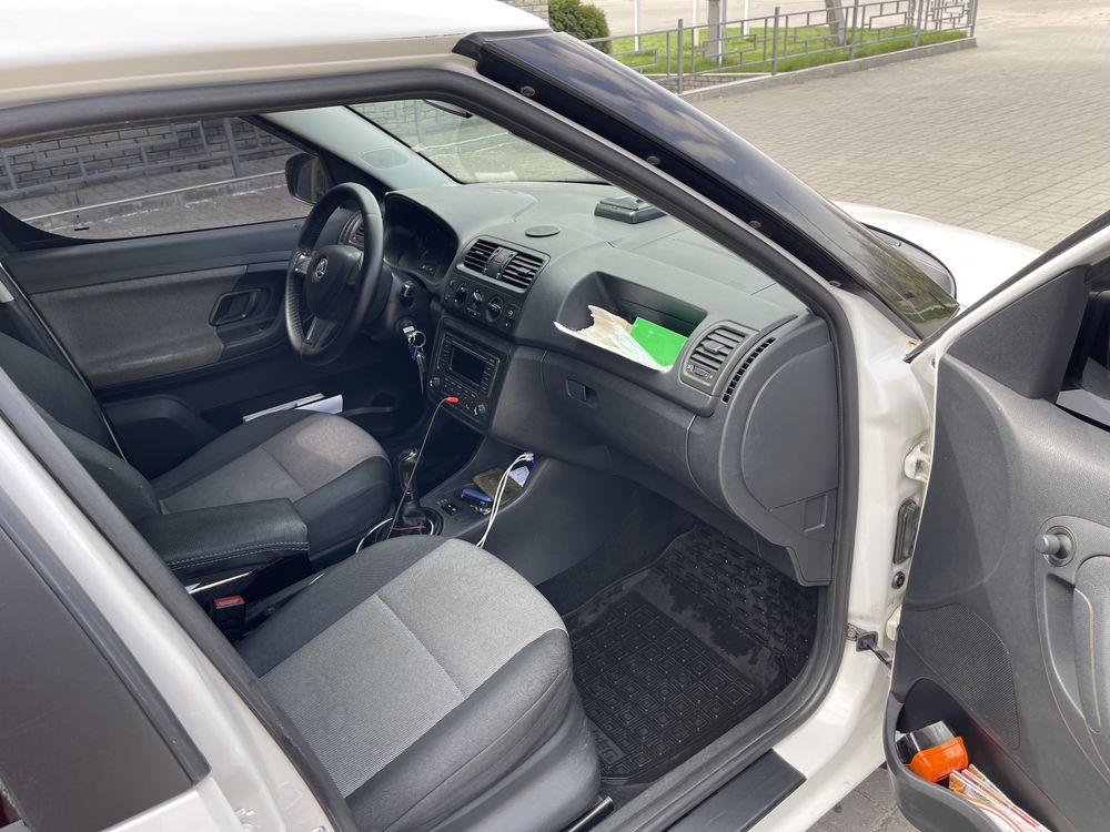 Продам Skoda Roomster 1,4 газ/бенз