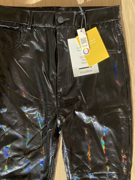 Czarne lakierowane spodnie z efektem holograficznym – Pull&Bear 38