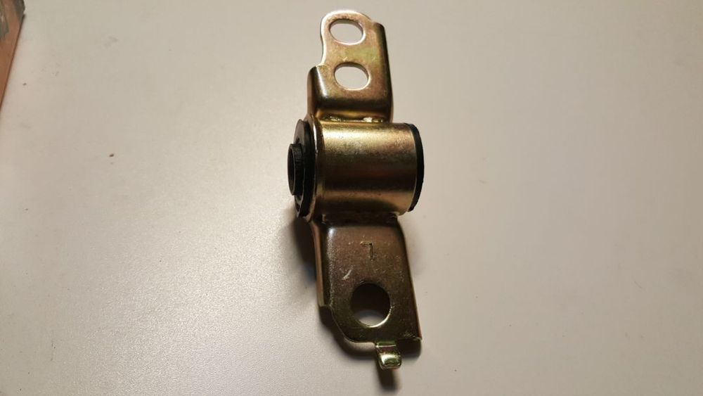 TULEJA TYLNA WAHACZA PRZEDNIEGO MAZDA   LEWA TYLNA DOLNA MAZDA 323 C/F/S IV 89-94  Z-9207,B4553446YA