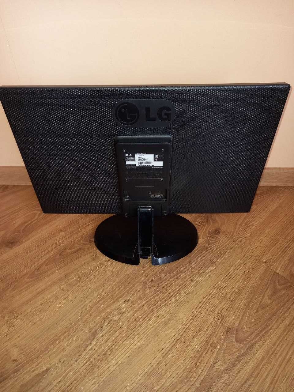 Монітор LG 22 + конвертер VGA/DVI-D