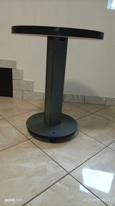 Столик круглий на балкон