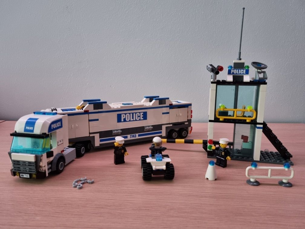 Ciężarówka policyjna, LEGO City 7743