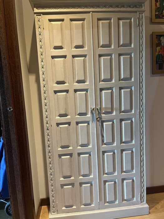 Anrmario estreito restaurado