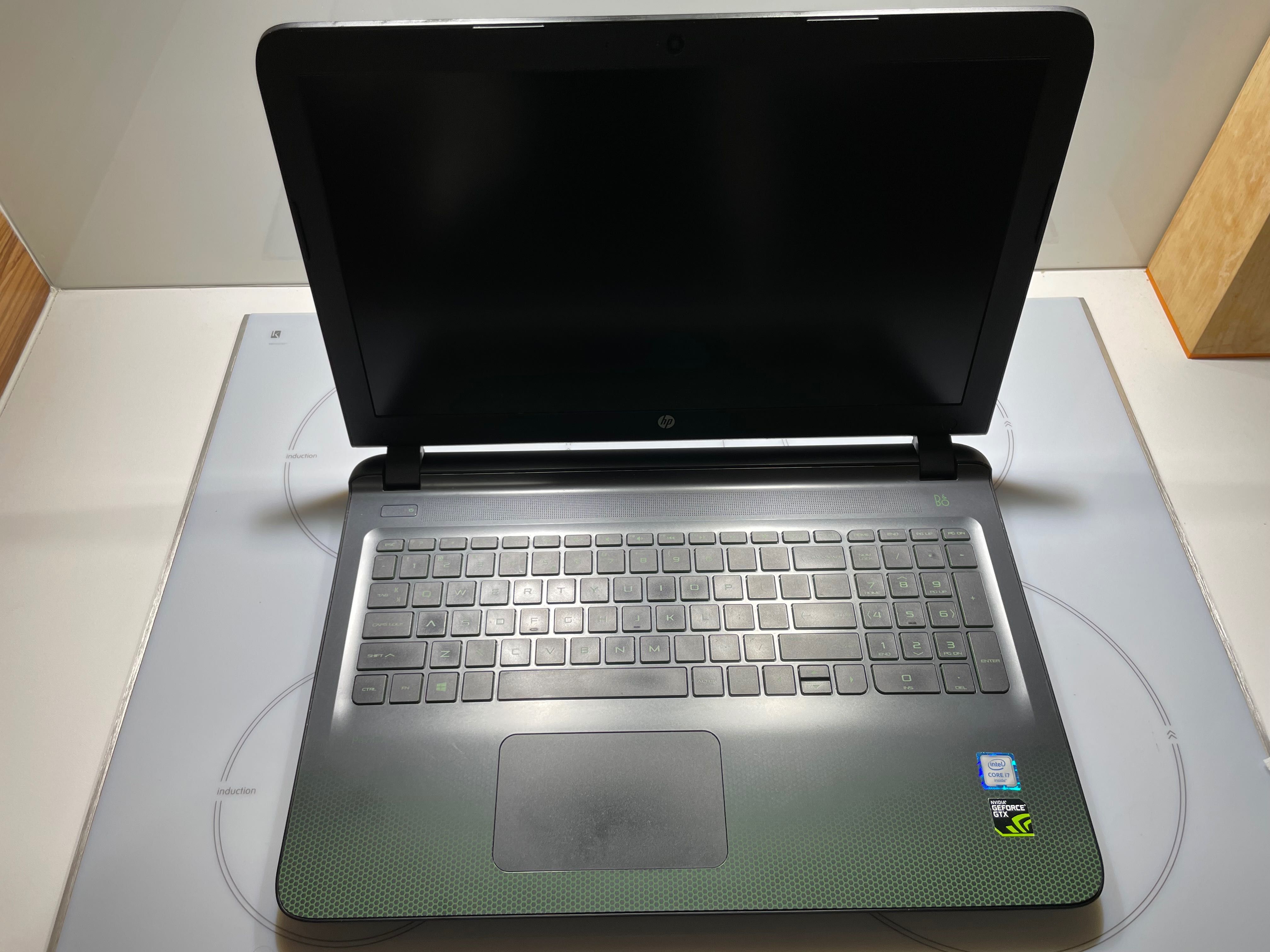 Laptop HP 15 ak077nw