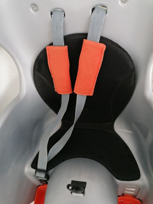 Cadeira de encaixe em suporte traseiro para bicicleta