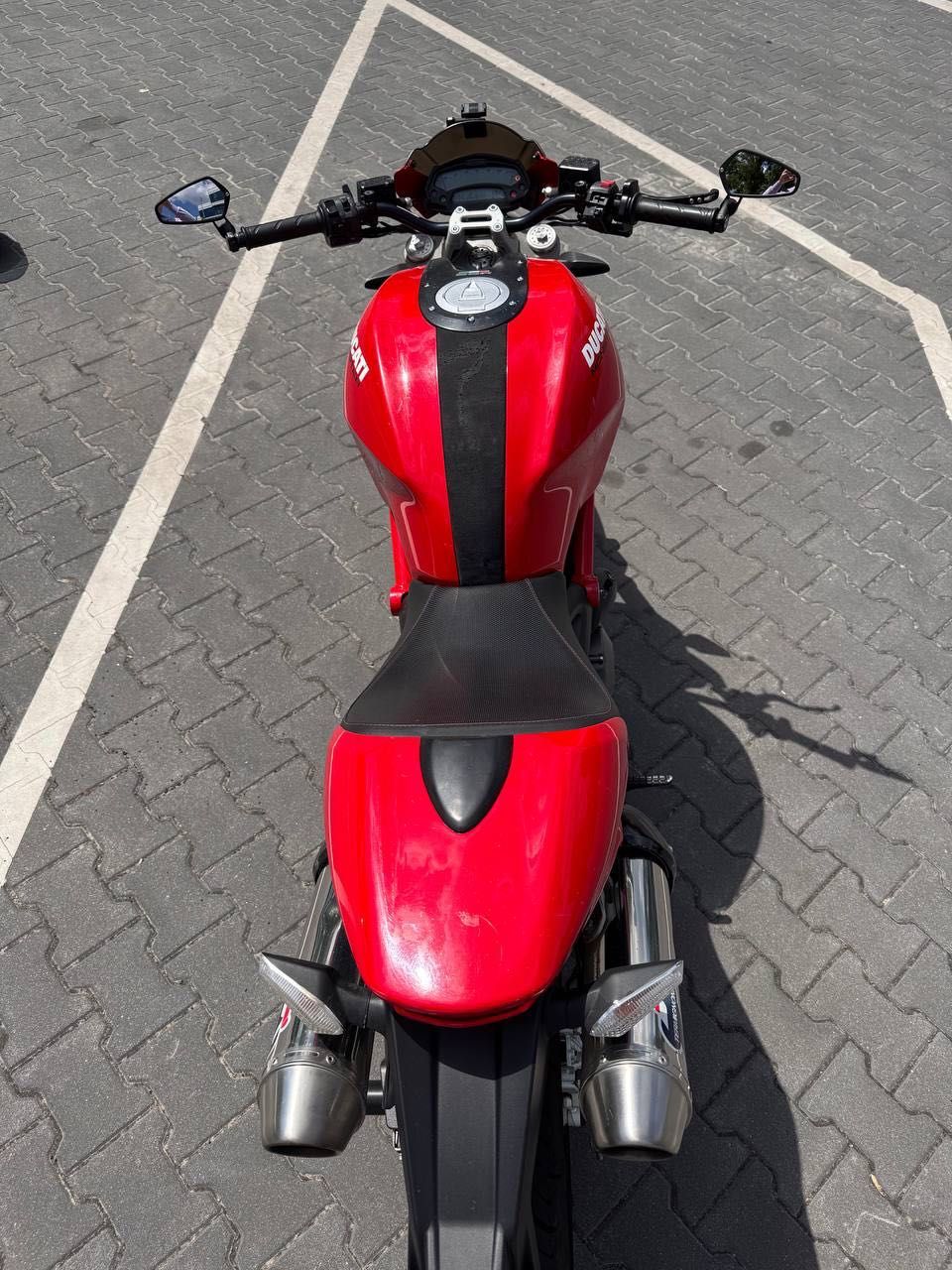 Ducati Monster 696