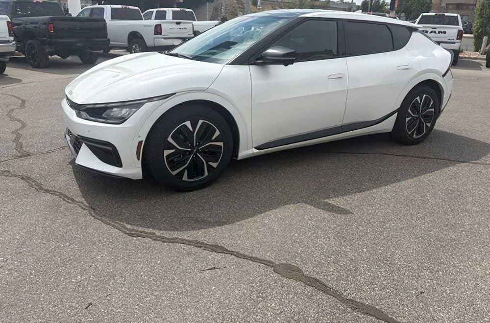 Kia EV6 GT-Line      2022