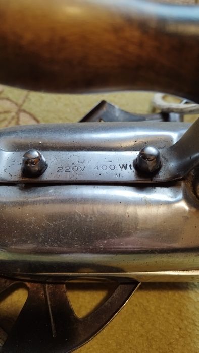 Stare zelazko dzialajace z PRL