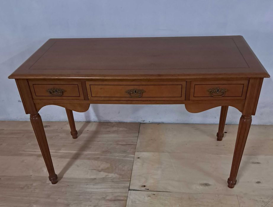 Secretária luis 16 em cerejeira