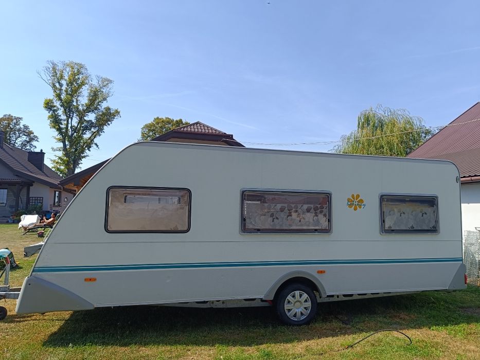 Przyczepa kempingowa knaus 6 osoba    1000 dmc