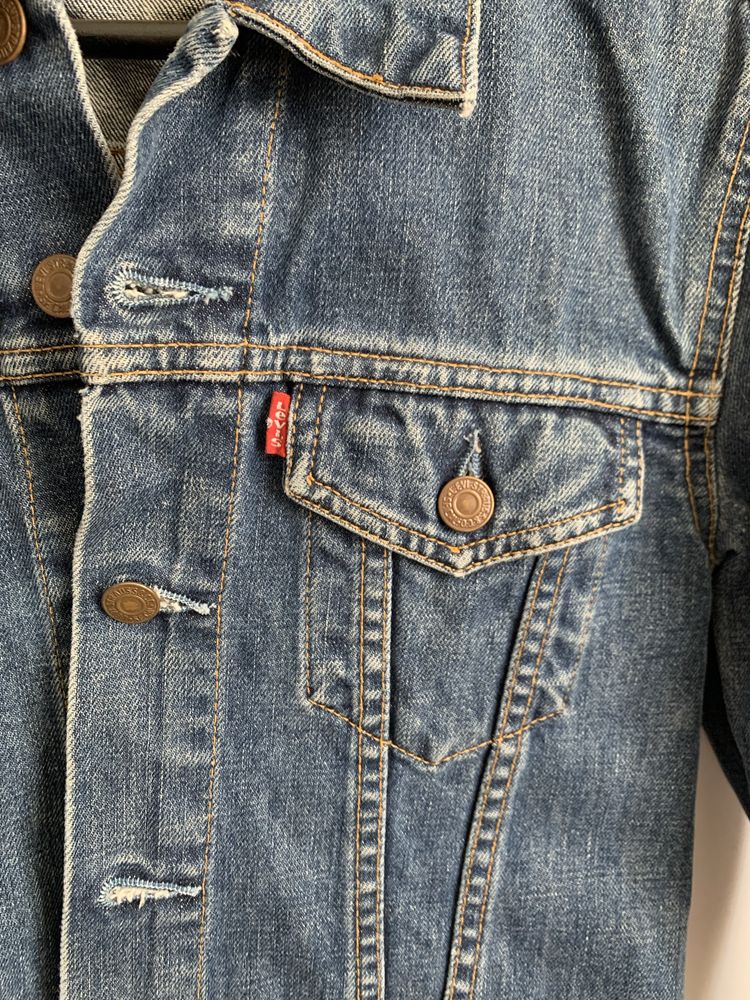 Продам джинсовий піджак Levis