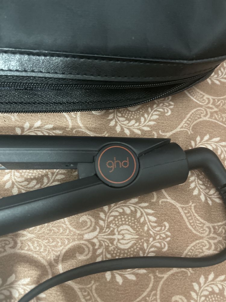 Выпоямитель для волос от ghd