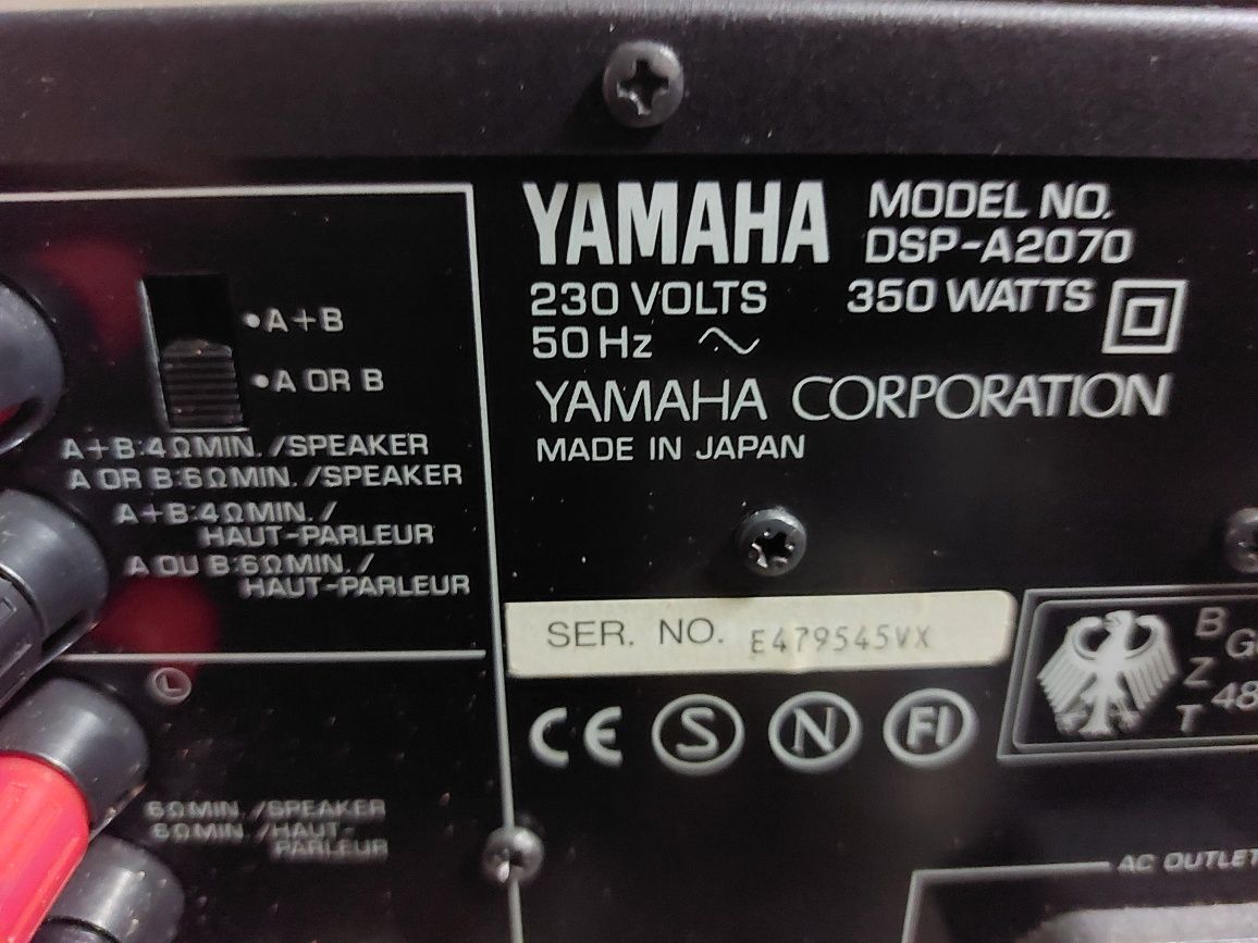 Amplificador Yamaha DSP A 2070 com  culunas