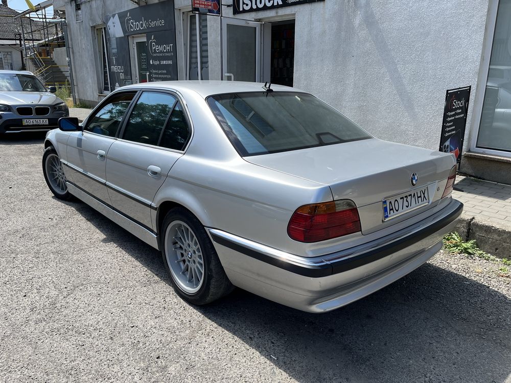 BMW E38 2000р 3.0 дизель