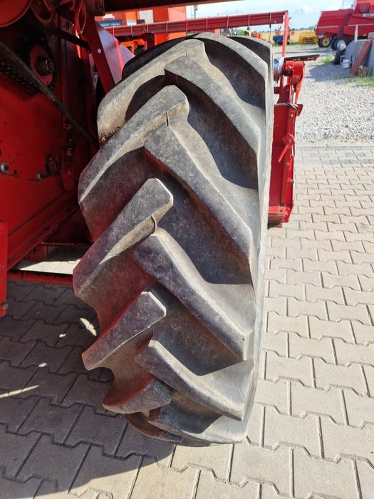 Kombajn zbożowy  MF 206