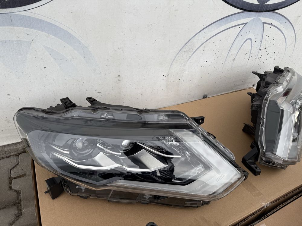 Фари фара права ліва Рог т32 Nissan Rogue T33 оригінал галоген лед