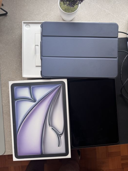 Ipad air 11-inch M3 7th gen novo com garantia e capa