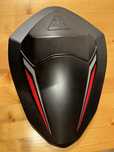 Triumph street triple 2303797 накладка на пассажирское сиденье