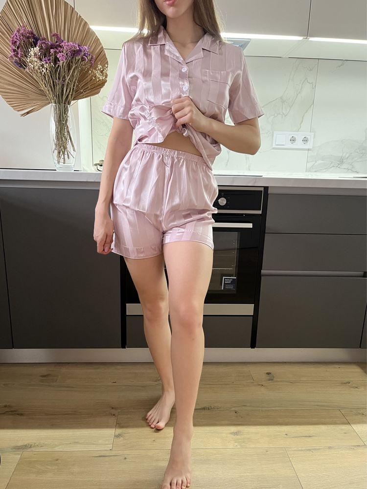 Рожевий комплект піжама в смужку (рубашка з коротким рукавом, шорти)