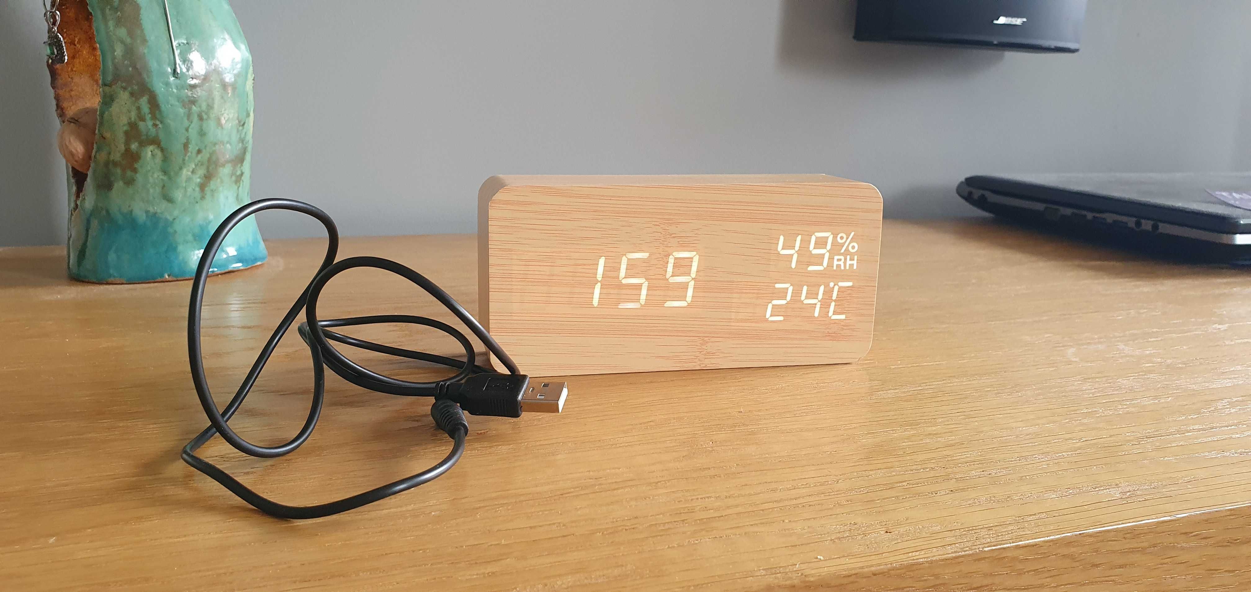 Zegar z budzikiem LED cyfrowy drewniany temperatura wilgotność data