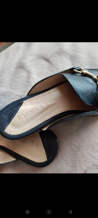 Mules/Chinelos em pele