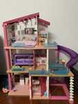 Casa da Barbie com elevador e acessorios