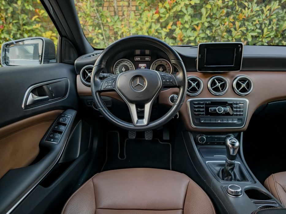 Mercedes-Benz A 200 CDI *configuração unica*