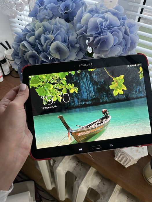 Планшет Samsung Galaxy Tab 3