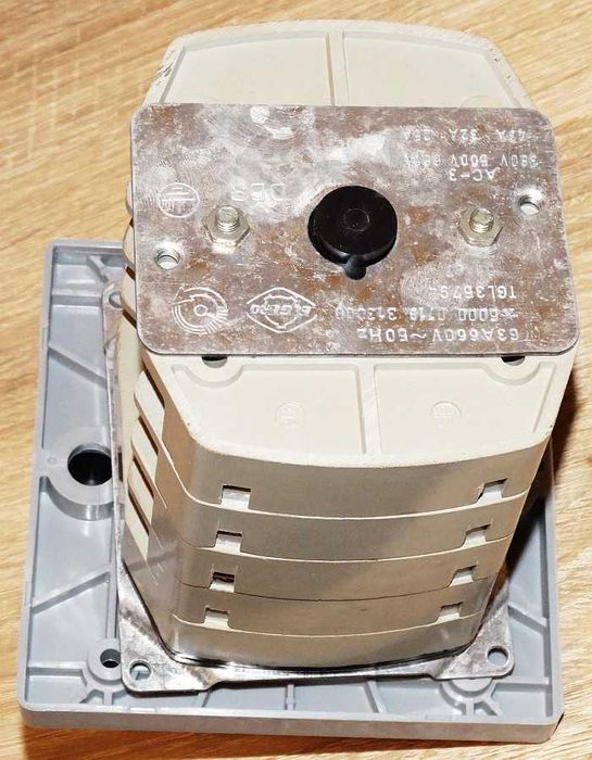 Przełącznik pakietowy gwiazda trójkąt Y/D 63 A 660 V EAW ELGERO NRD
