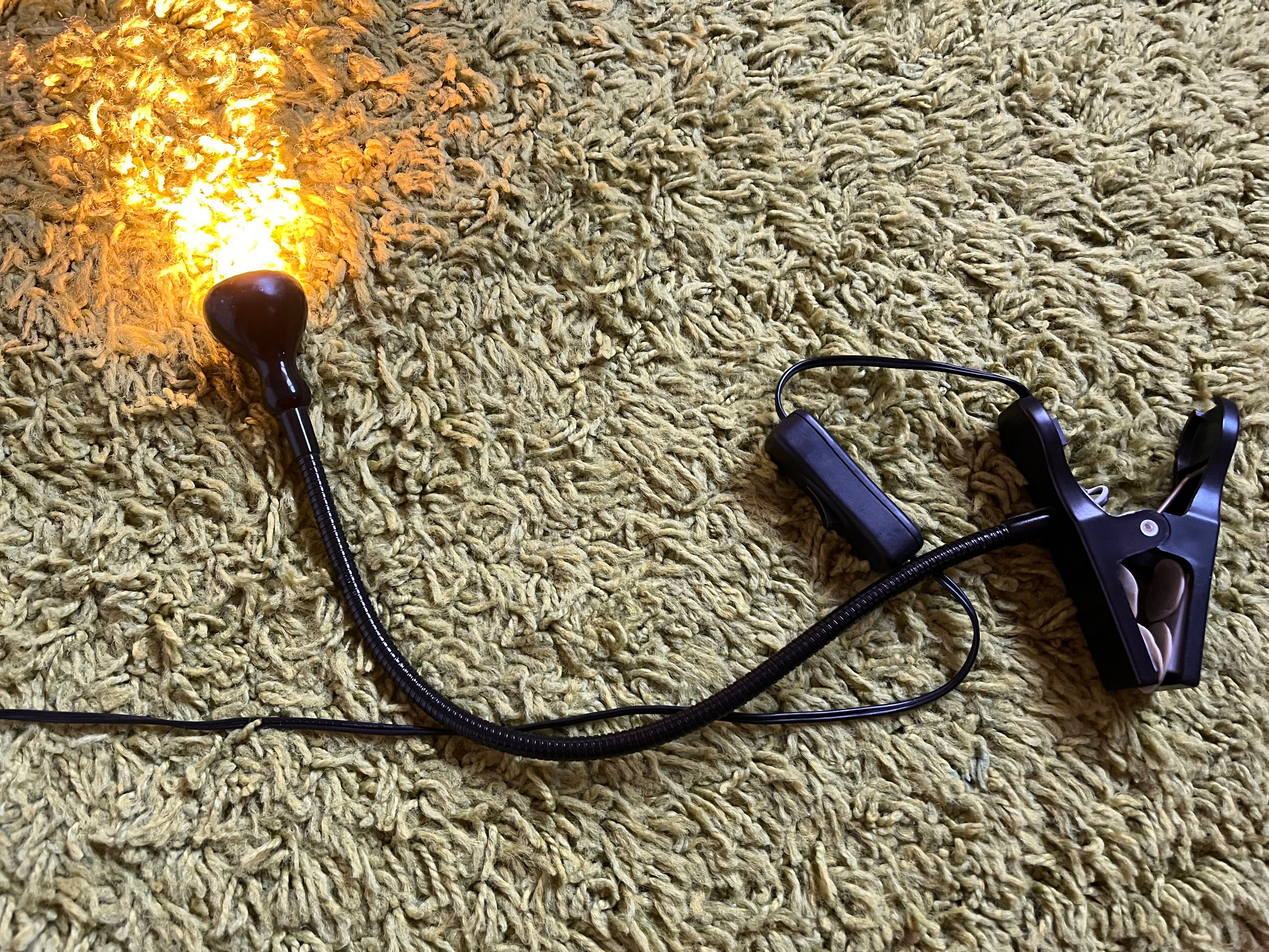 Lampka do czytania z klamrą LED, czarna ikea