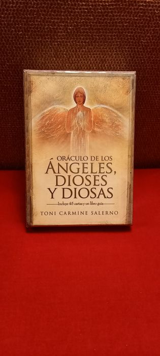 Karty Aniołowie, Bóstwa i Boginie w języku hiszpańskim.