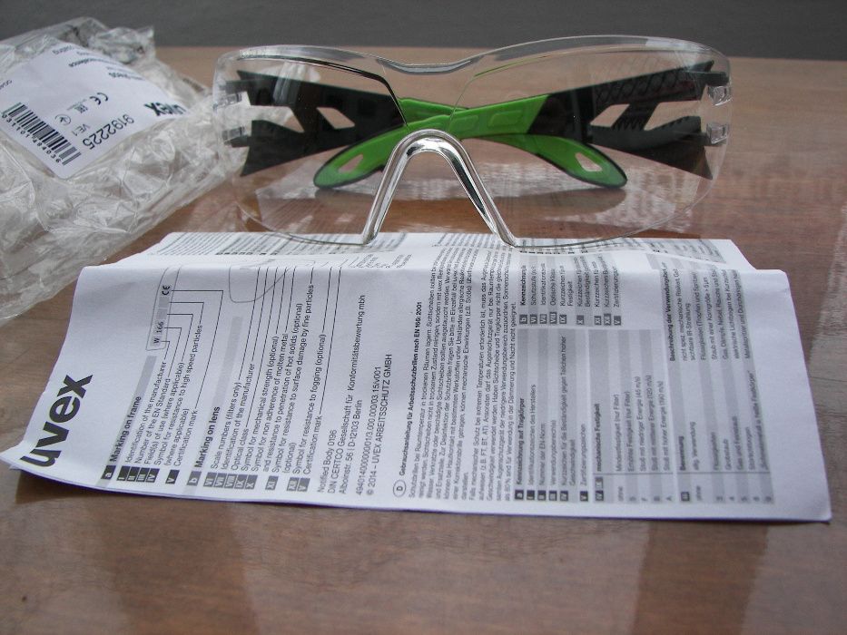 Продам защитные очки UVEX
