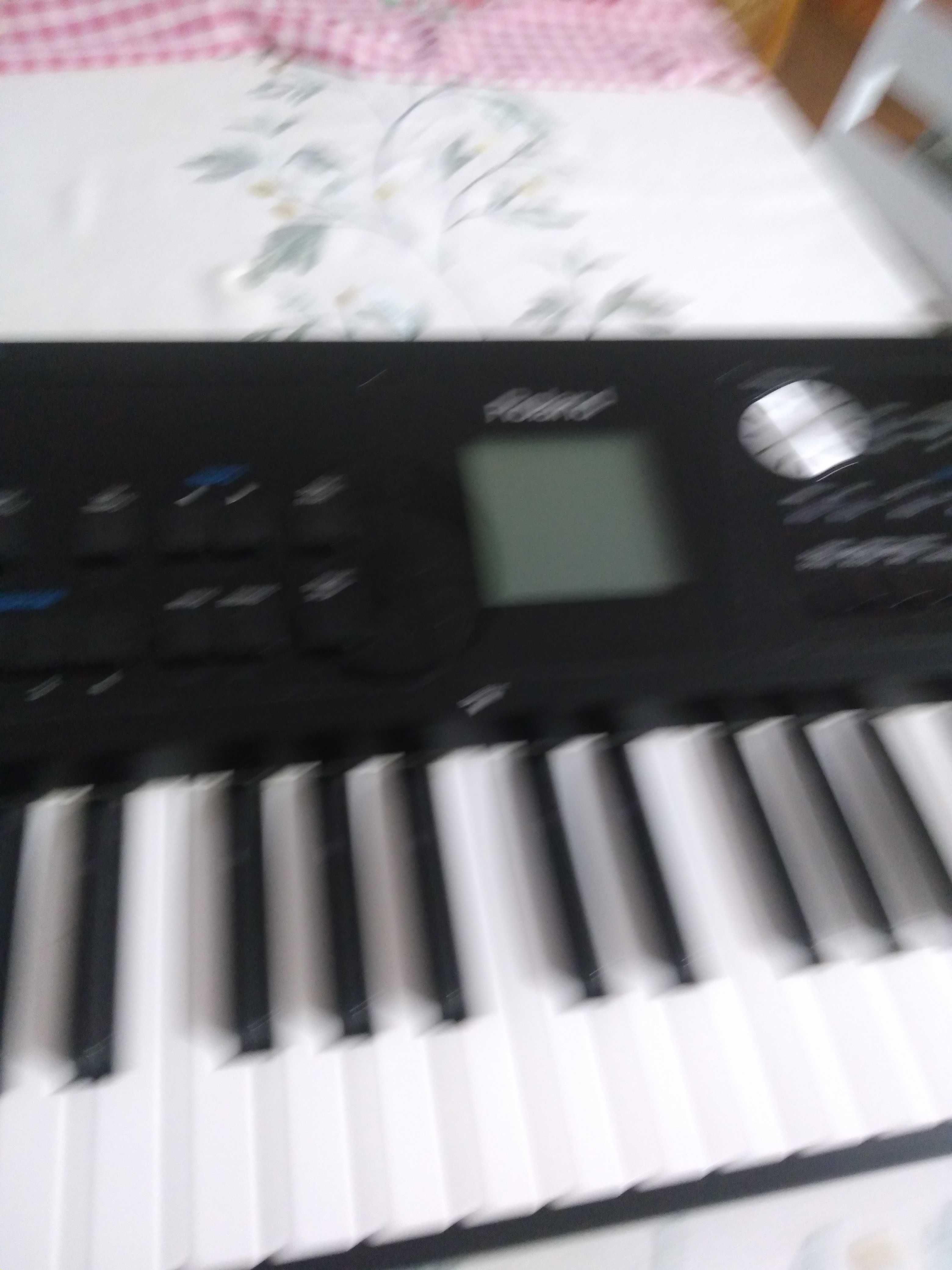 teclado musical  roland bk5
