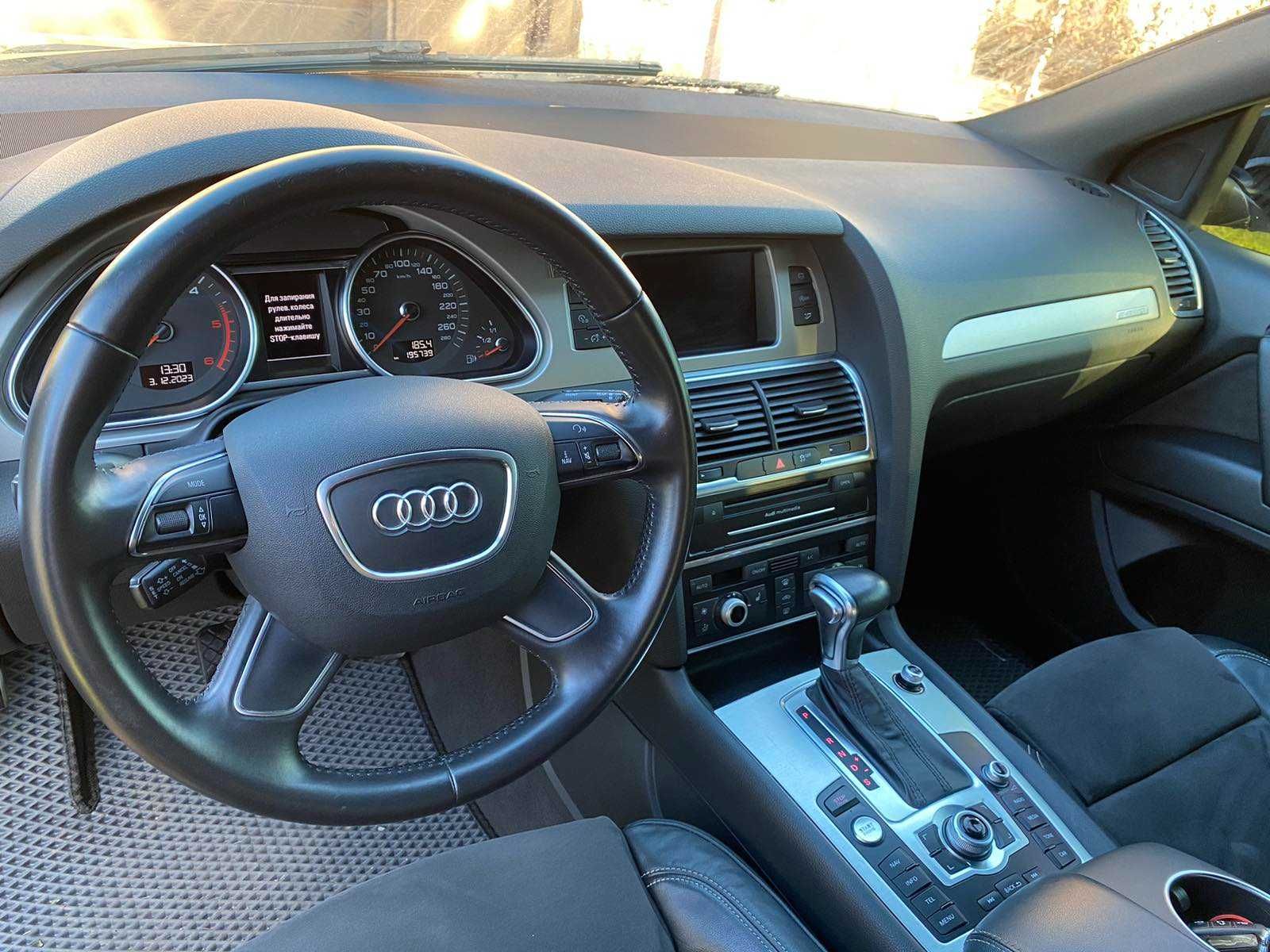 Продаю Audi Q7 2015 год  3.0 тди  Комплектация S line